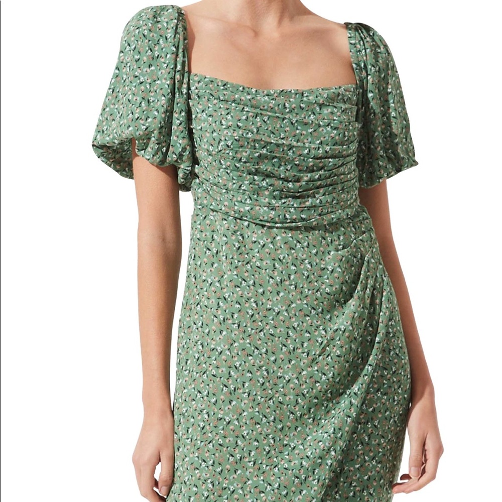ASTR The Label Square Neck Bubble Sleeve Dress